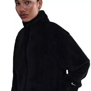 Nike Women's Essential Sherpa High-Pile Fleece Jacket In Black Size Small